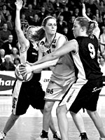 Stenhård match i basketens SM-final