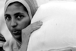 Pakistan: Kvinnorna mer synliga efter jordbävningen