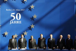 Européer vill folkomrösta om EU-fördrag