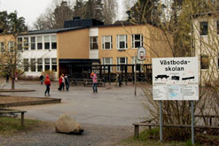 Friskolorna tar över – kommunala skolor läggs ned