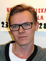 Trakasserad i t-banan av polisen