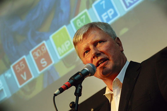 Lars Ohly sitter kvar som partiledare