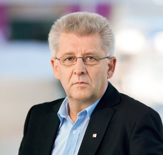 Låga kvinnolöner leder till strejk