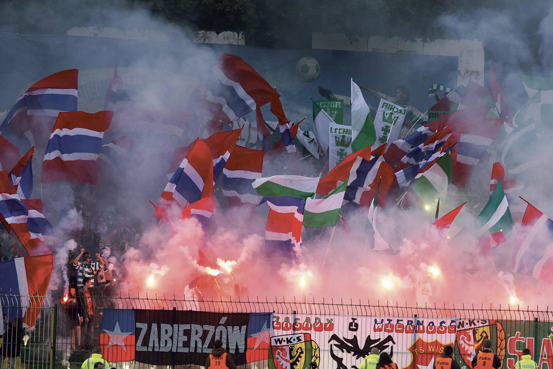 Fotbolls-EM politiskt sprängstoff