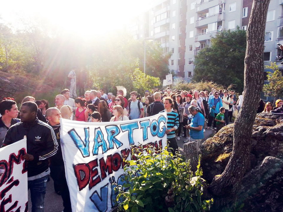 Protesterna mot försäljning fortsätter – men folkomröstning stoppas