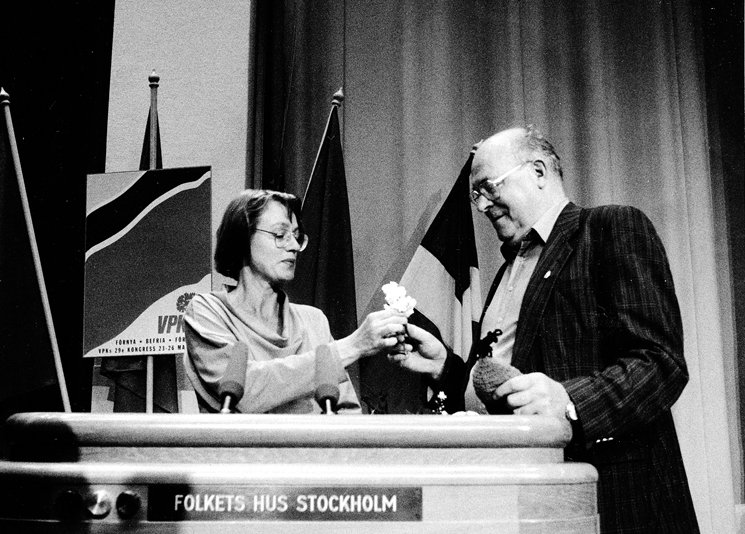 Ribban för V har hela tiden höjts