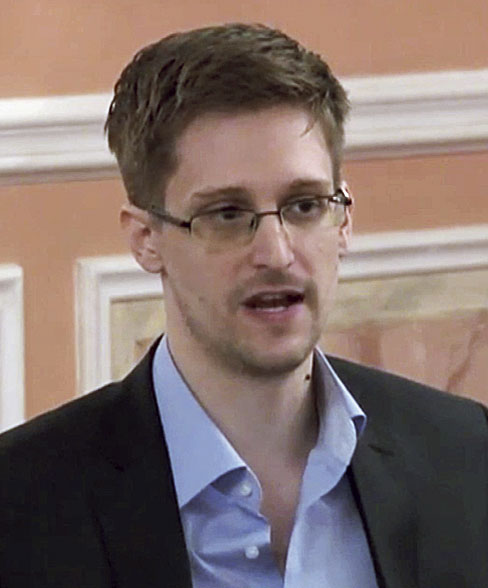 Gastkramande drama för Edward Snowden