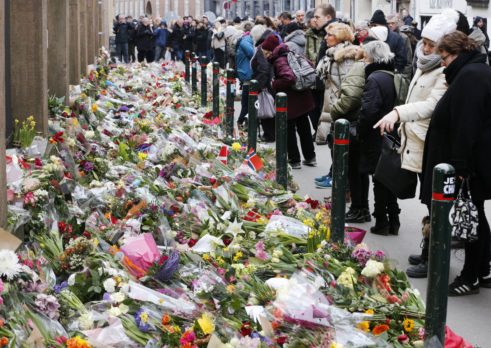 Du och jag måste ta ett större ansvar för terrorismen