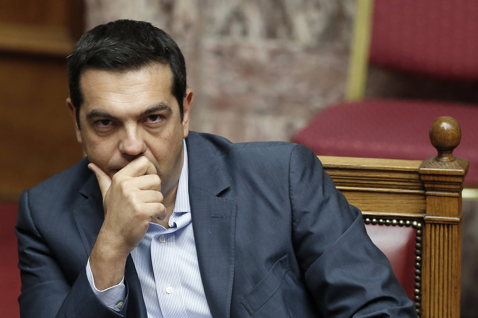 Till nyval är Tsipras nödd och tvungen