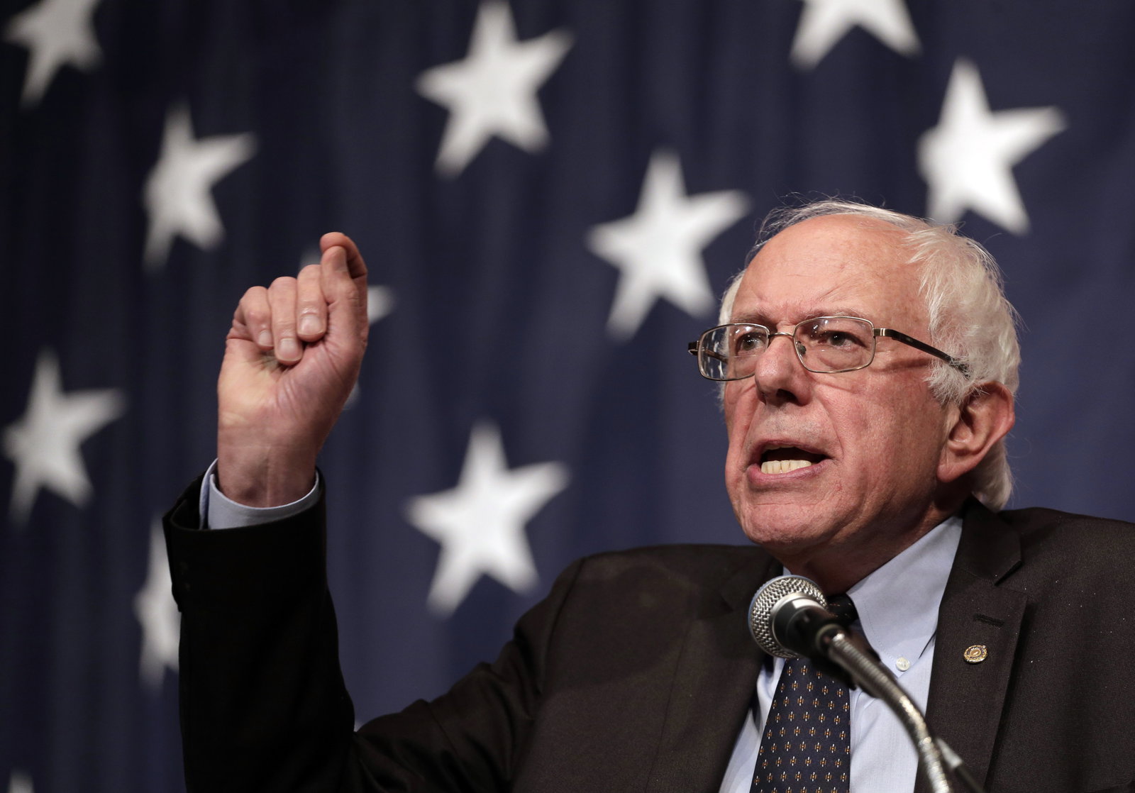 Sanders och Corbyn försöker bryta status quo