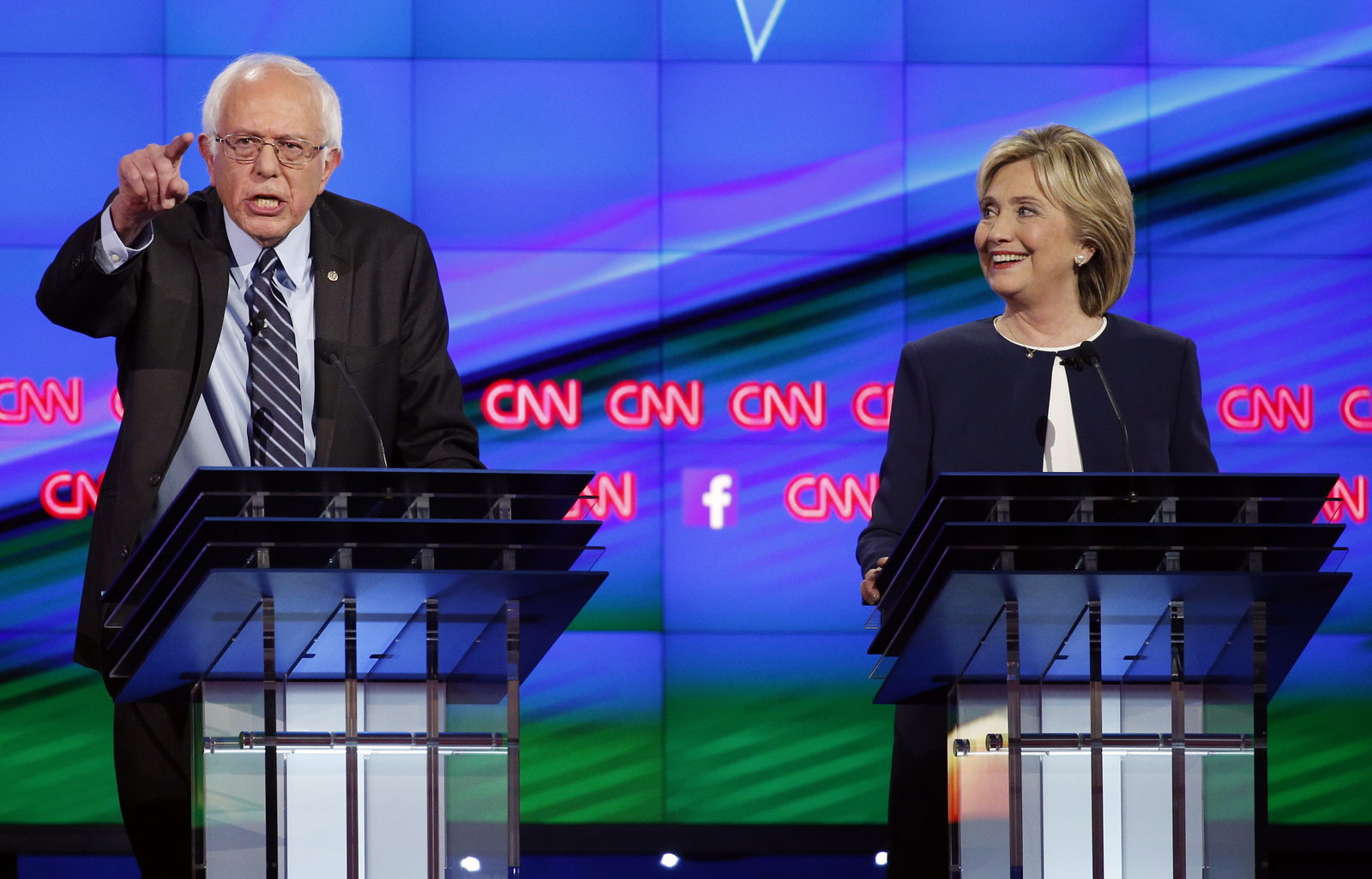 Socialisten Sanders räddar Demokraterna