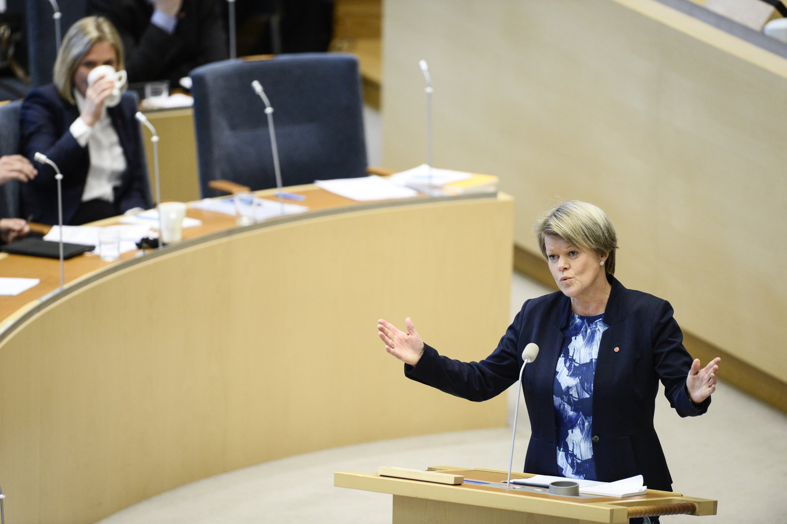 Vad innehåller V:s nästa offensiv?