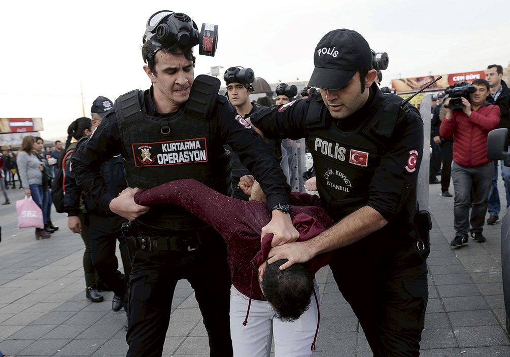 Turkiet på väg mot diktatur