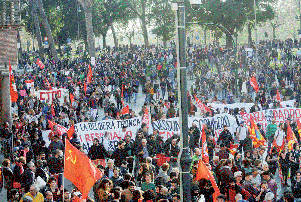 Stora protester i Rom under EU-firande
