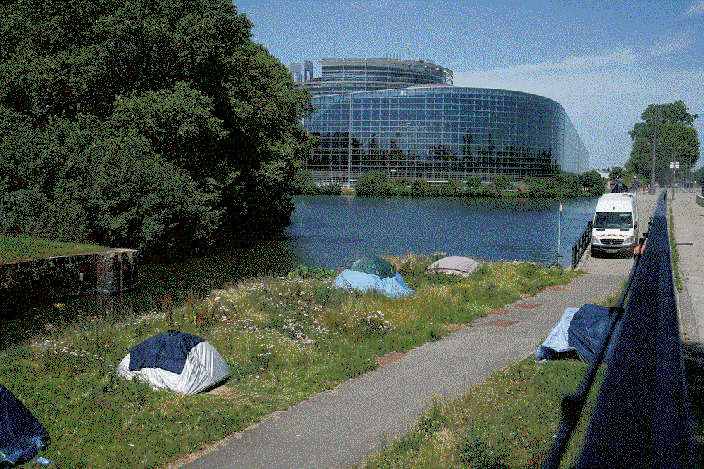 EU kan förbjuda permanenta uppehållstillstånd