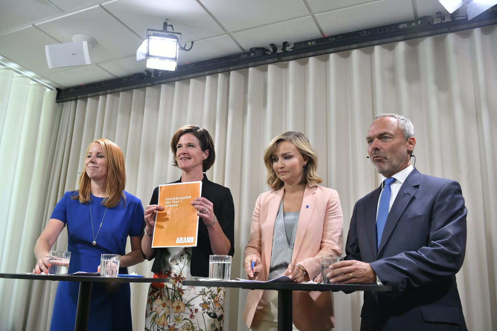 Alliansen ser problemet och vill göra det värre