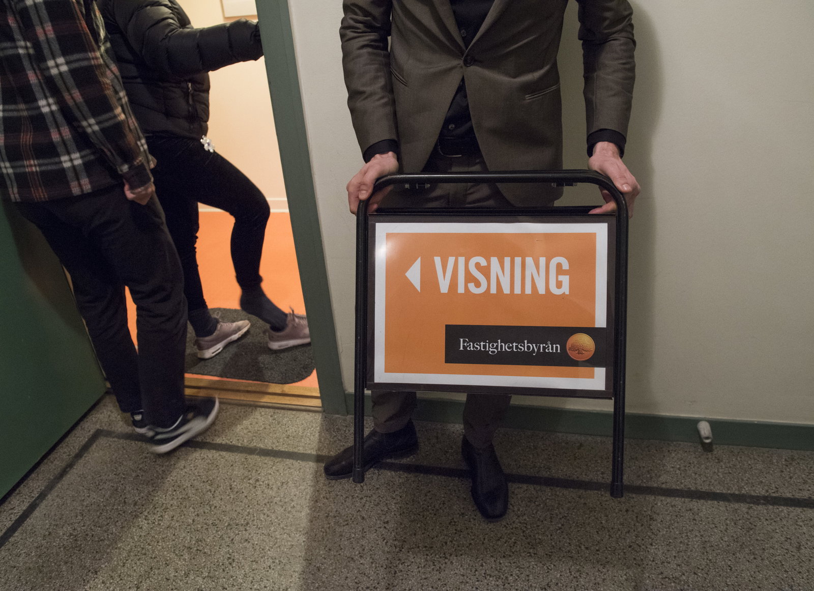 Den överhettade bostadsmarknaden kommer inte lösa bostadskrisen