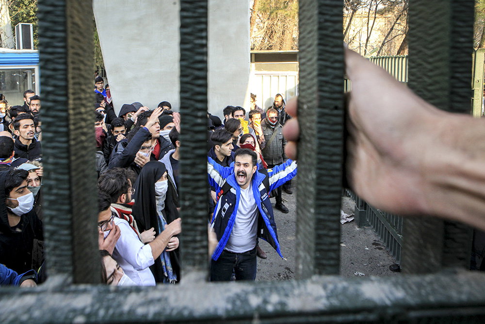 Irans protester handlar om bröd och rättvisa