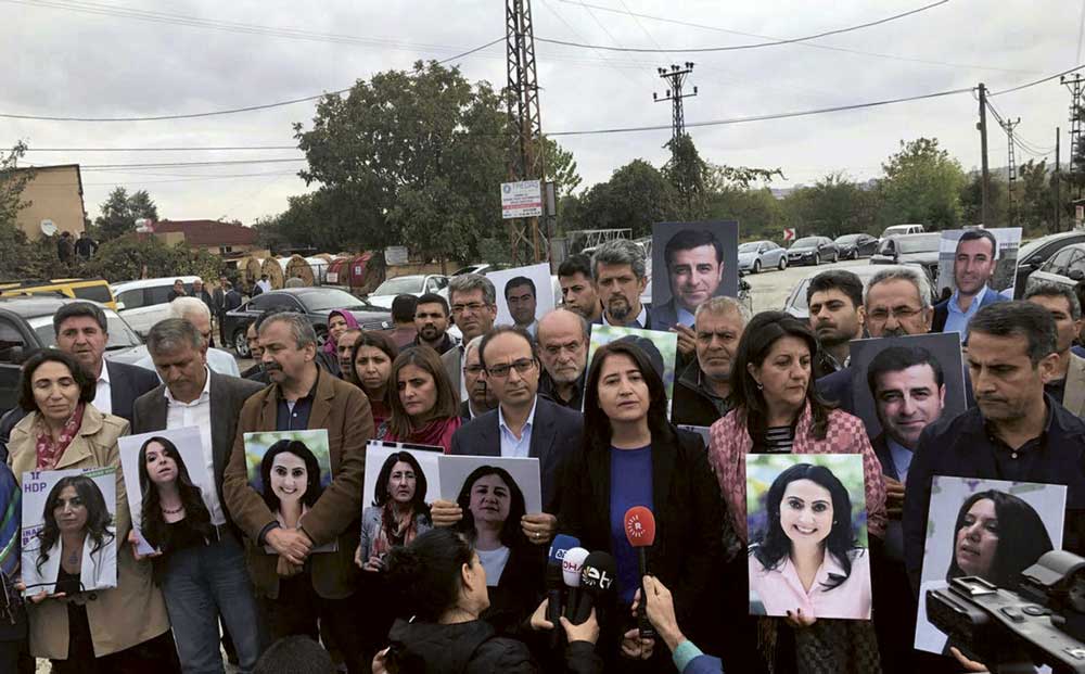 Erdoğans jakt på oppositionen når en ny nivå