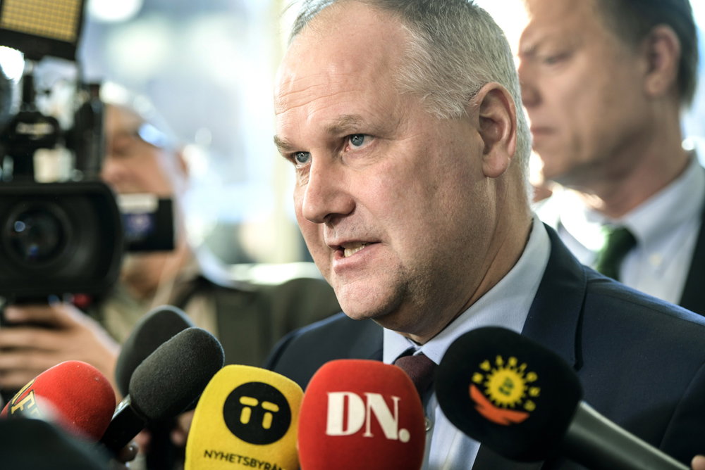 Ut med det gamla språket!