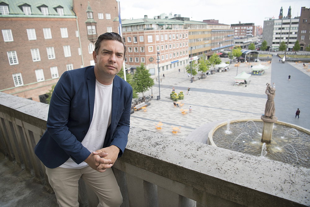 Trakasserier mot tiggare efter nytt tillståndskrav