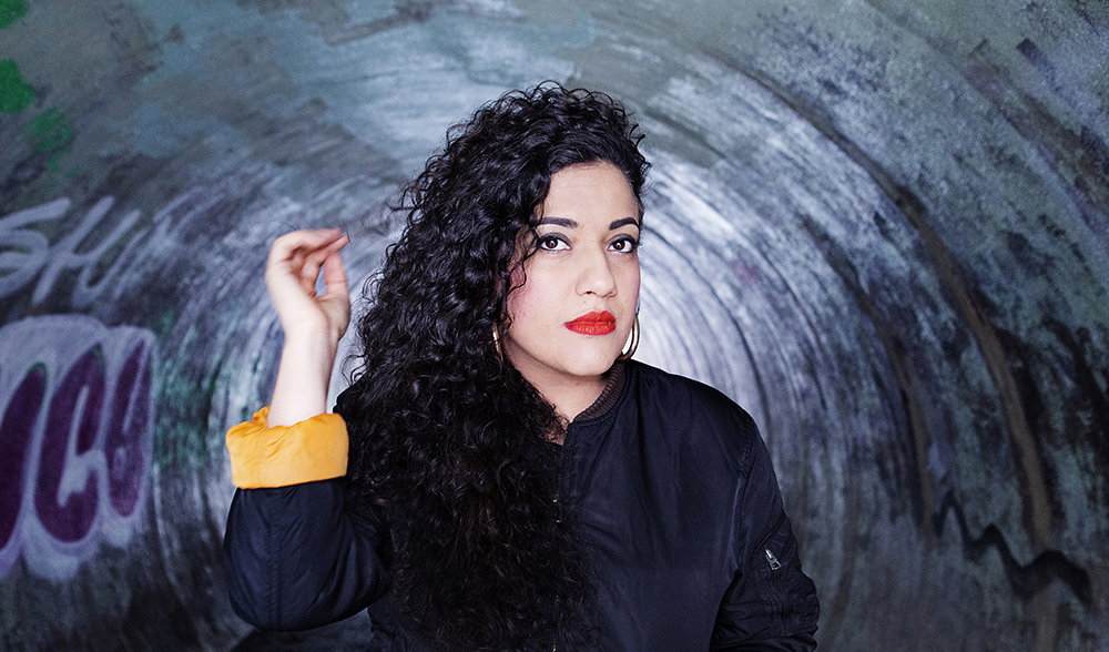 Athena Farrokhzad: “Om det är någonting jag vill säga med den här boken så är det att historien inte är slut”