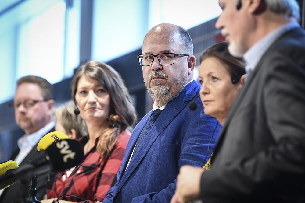 Sprickan i LO – Kommunal och Pappers har lämnat byggnaden
