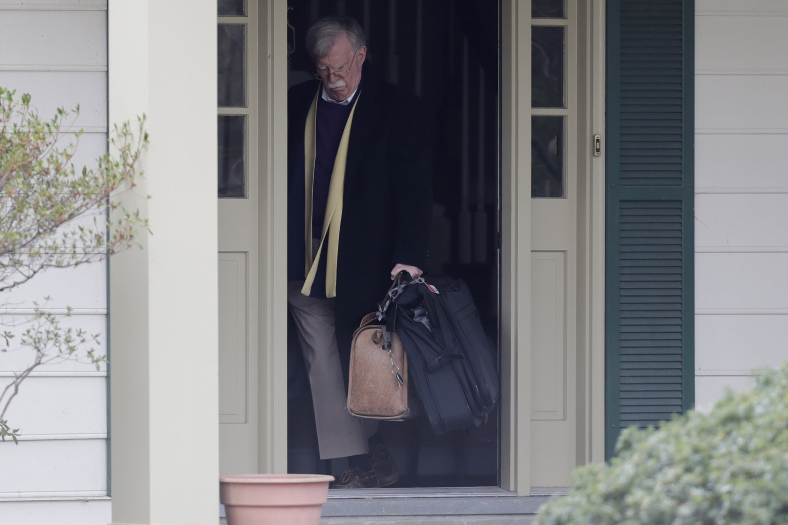 John Boltons banala ondska rör inte Trump i ryggen