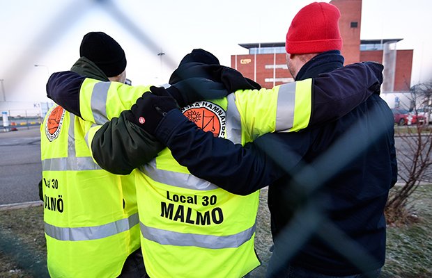 Hamnarbetarförbundet har de senaste åren genomfört flera uppmärksammade strejker i kampen mot motparten Sveriges Hamnar och företaget APM Terminals. Foto: Johan Nilsso/TT.