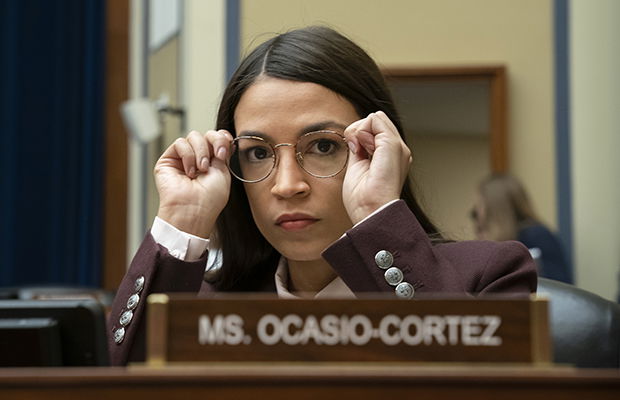 Den amerikanska politikern och aktivisten Alexandria Ocasio-Cortez förespråkar en "grön ny giv". Foto: J. Scott Applewhite/AP/TT.