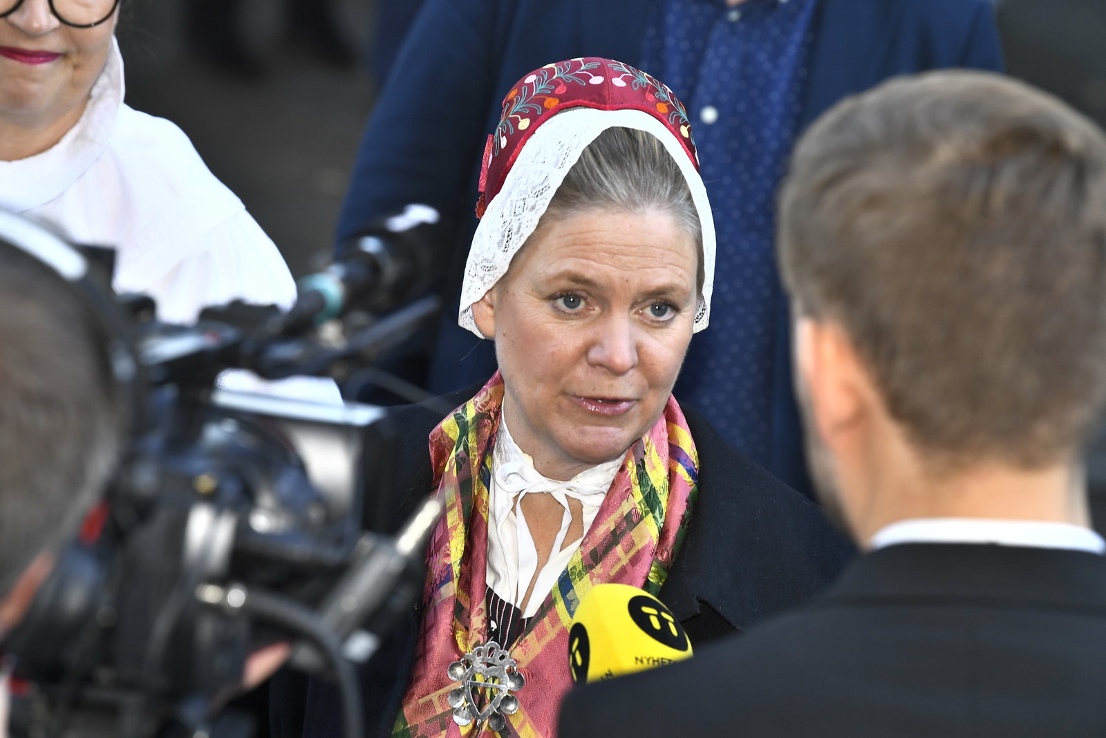 Magdalena Anderson presenterar budget – C och V ännu inte övertygade