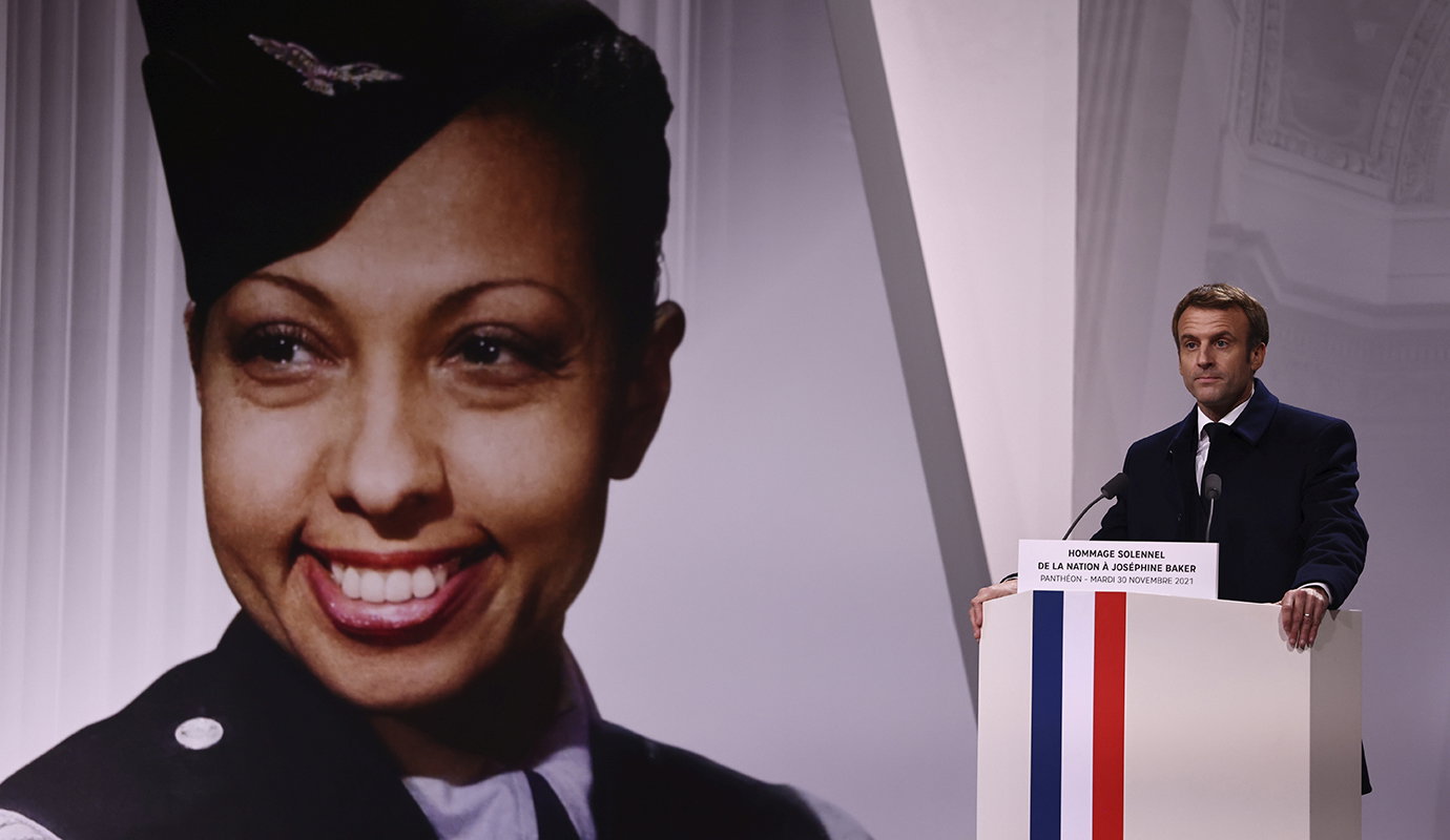 Frankrike slits mellan två visioner av patriotism