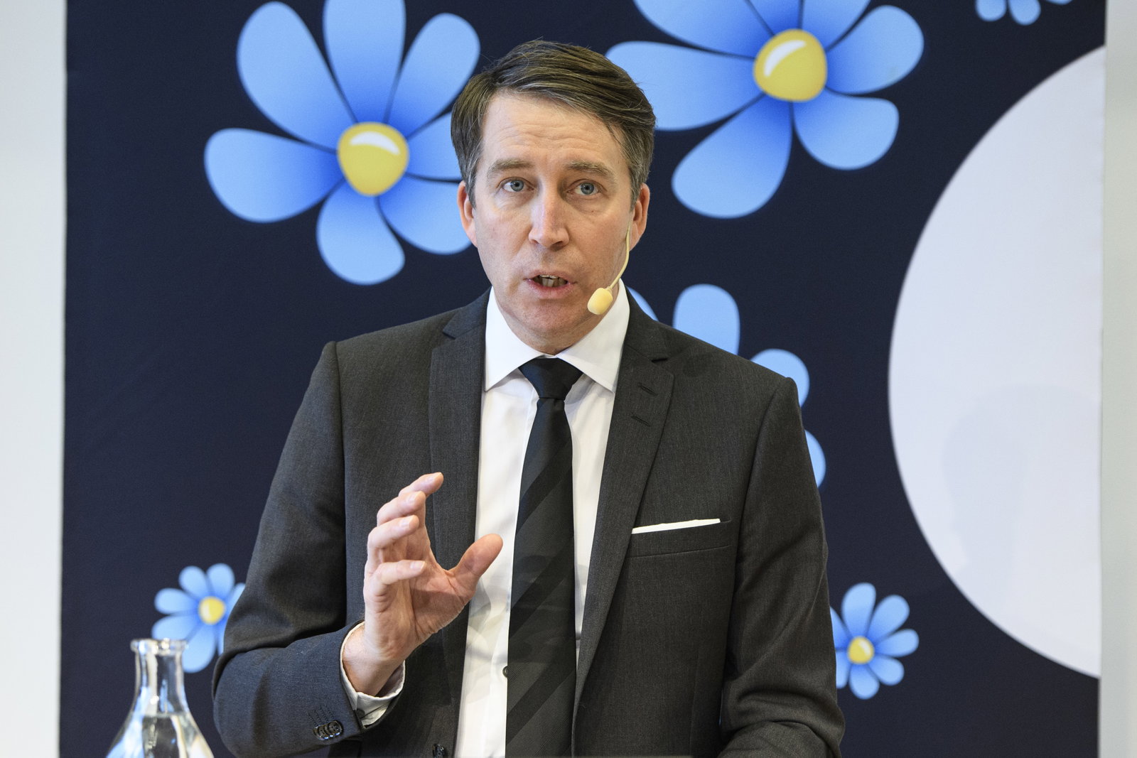 SD öppnar för flyktingmottagande – och Nato