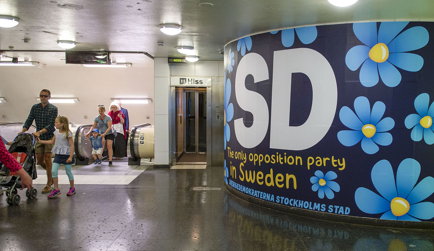 SL döljer reklamaffärer för allmänheten