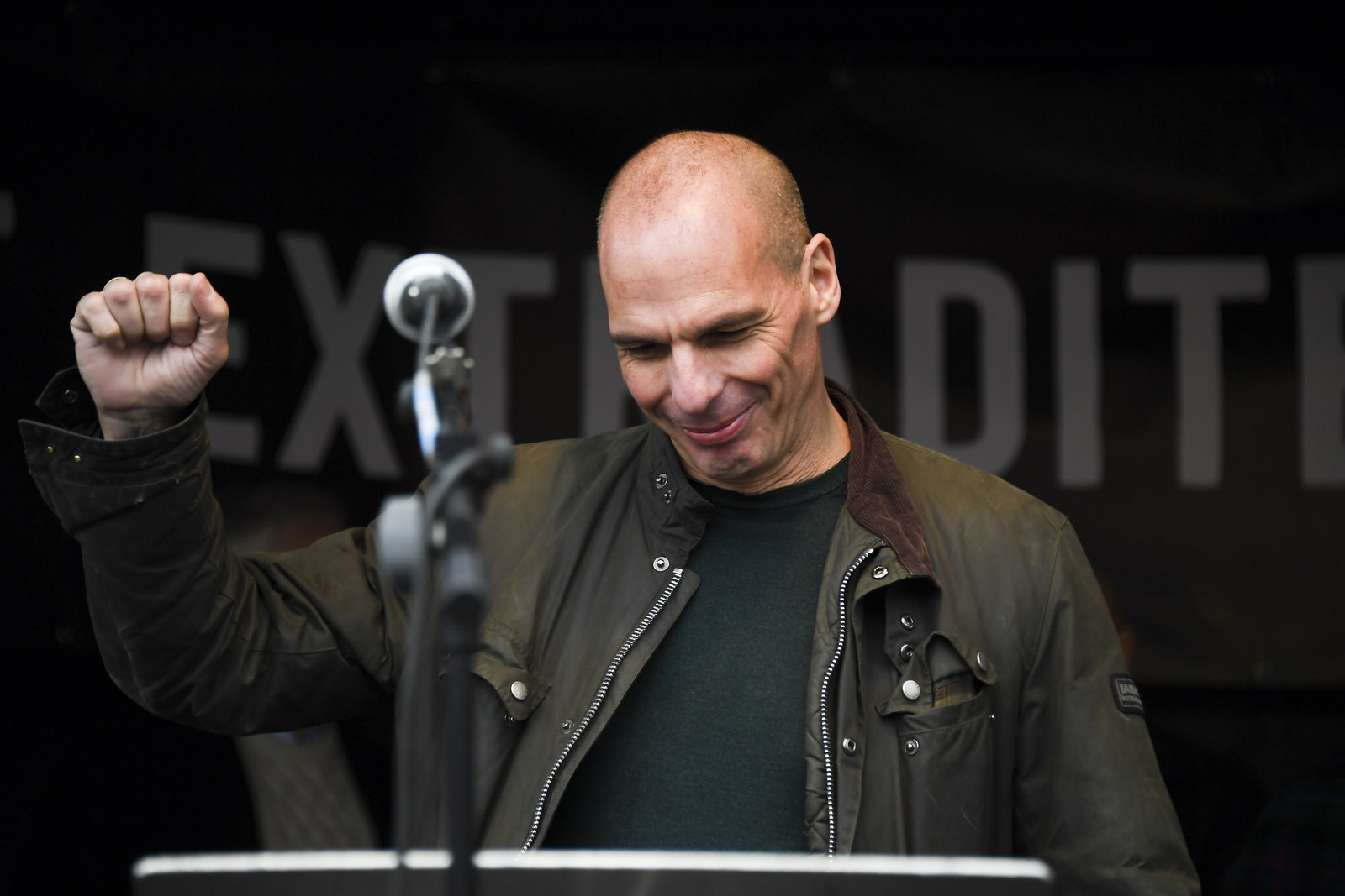 Varoufakis attackerad och misshandlad