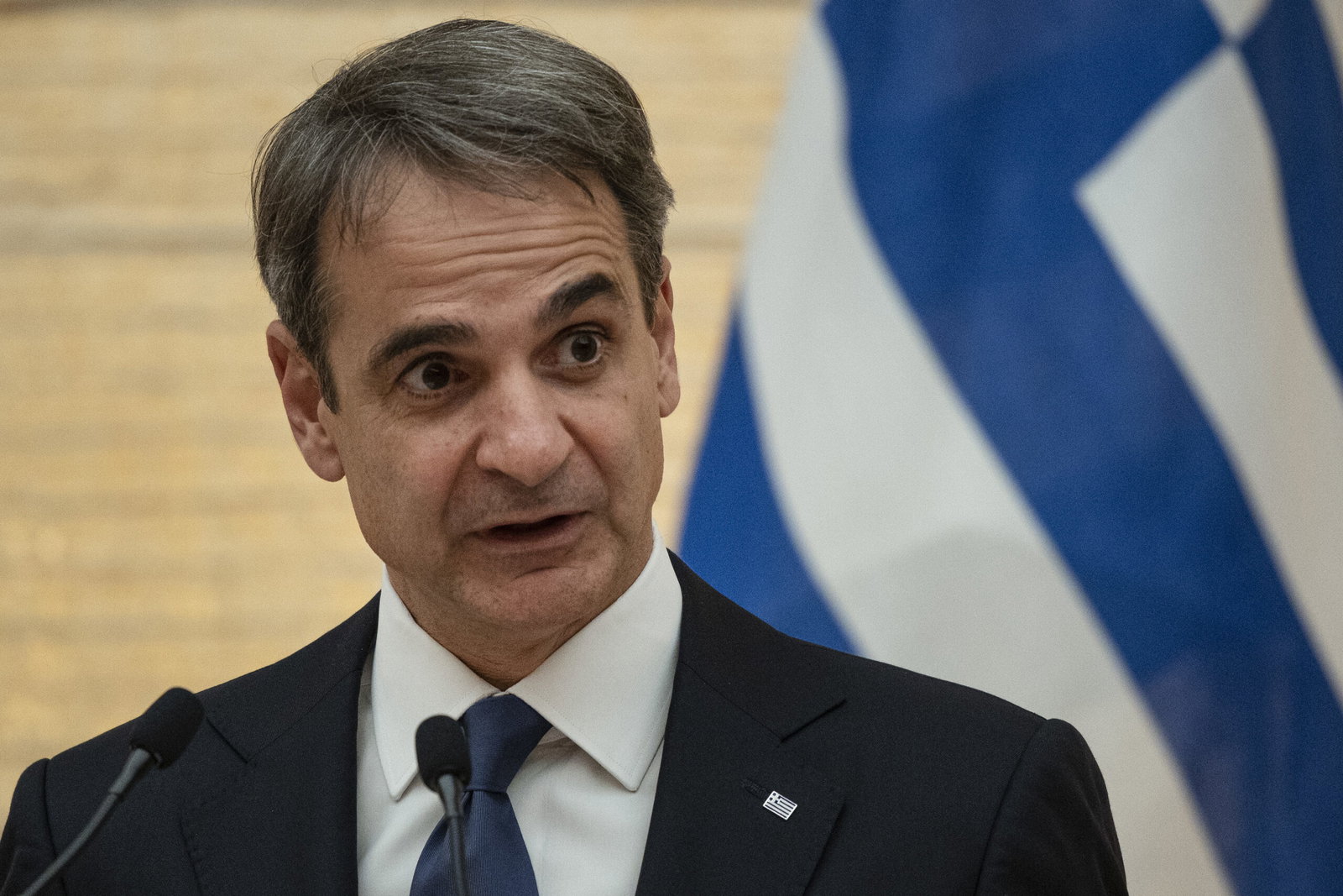 Nikos Servetas: Greklands regering kläs av inför det internationella samfundet