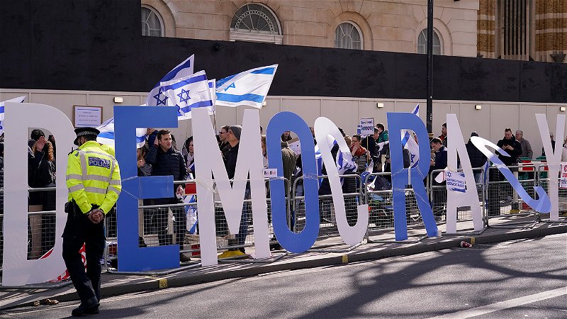 Israel är mer demokratiskt än sina grannländer, skriver Kristofer Åberg. Foto: Alberto Pezzali/AP.