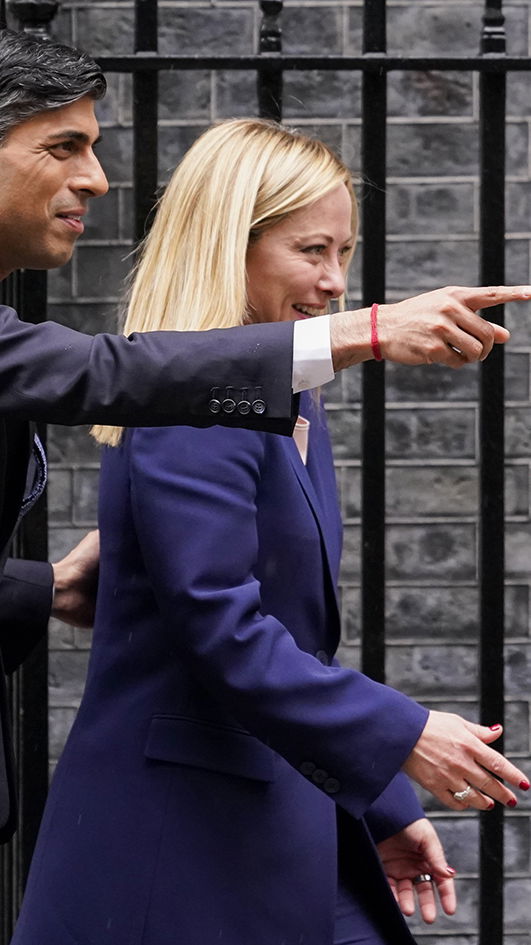 Torypartiet och Italiens bröder är två av många europeiska högerpartier som försvarat ”slapps”, strategiska stämningar för att motverka granskningar. Foto: Alberto Pezzali/AP.