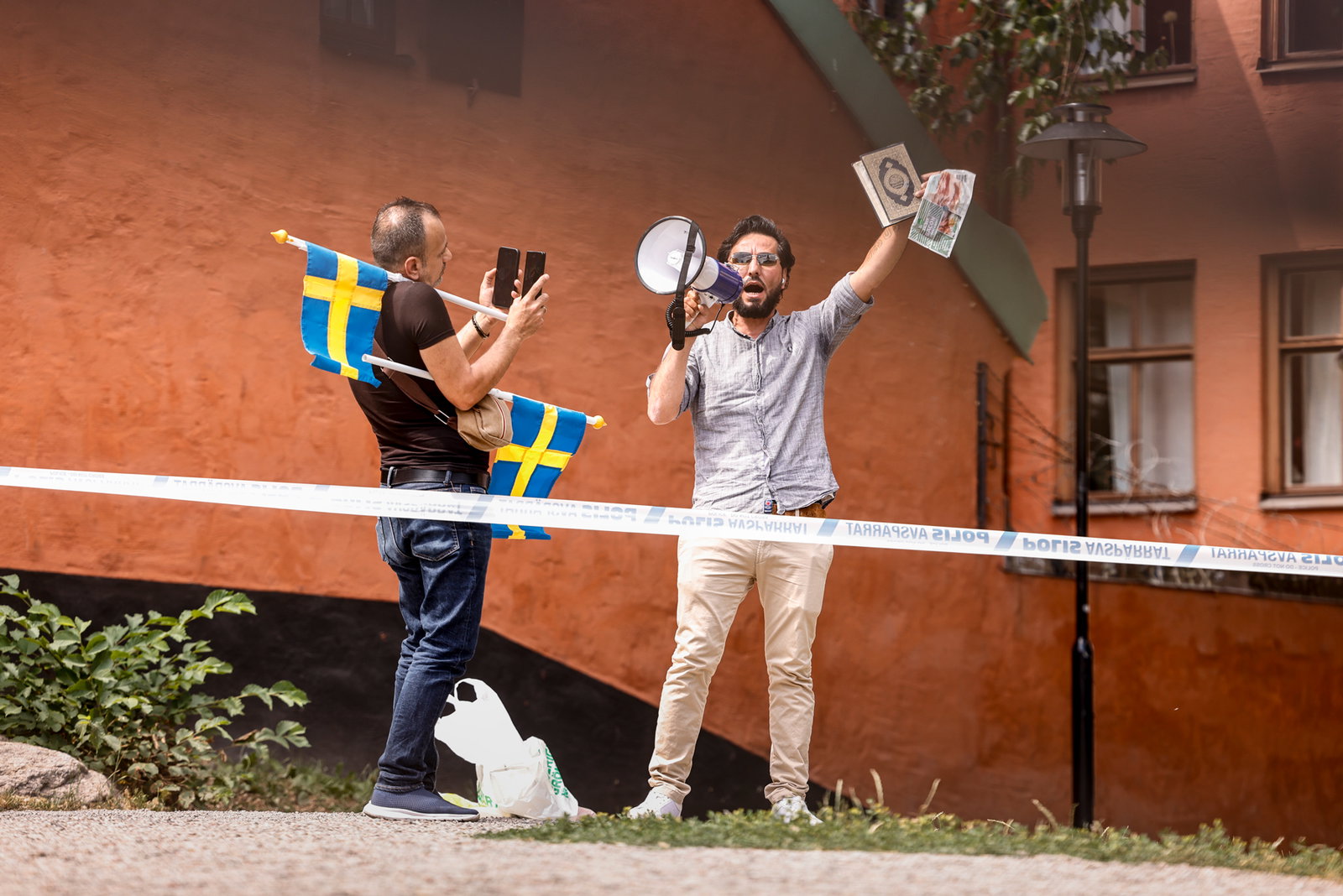 Värna både Sveriges muslimer och det fria ordet
