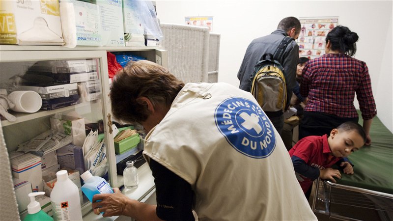 Den internationella hjälporganisationen Läkare i världen ger vård på en klinik för papperslösa i Stockholm i oktober 2010. Foto: Henrik Montgomery
