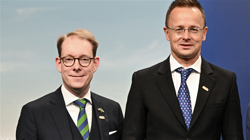 Tobias Billström och Péter Szijjártó, maj 2023. Foto: Jonas Ekströmer / TT.