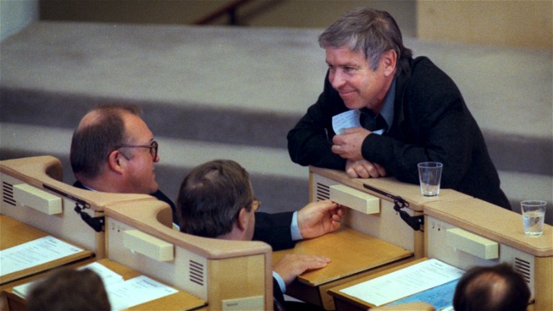 Johan Lönnroth i samtal med Göran Persson 1997. Foto: Claudio Bresciani/SCANPIX.