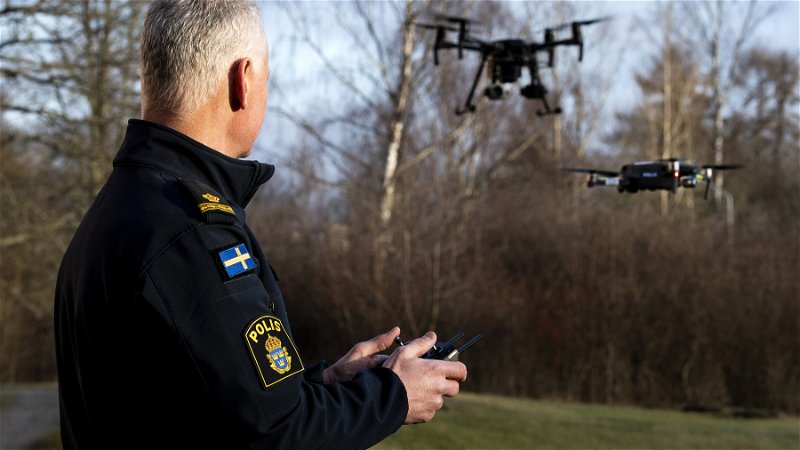 Sedan 1 januari 2020 är det fritt fram för polisen att använda drönare för kameraövervakning 
utan tillstånd från Datainspektionen. Foto: Pontus Lundahl/TT.