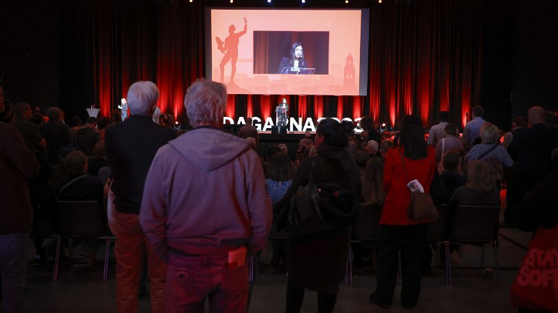 Nooshi Dadgostar talar på Vänsterdagarna i Göteborg, 25 november 2023. Foto: Adam Ihse/TT.