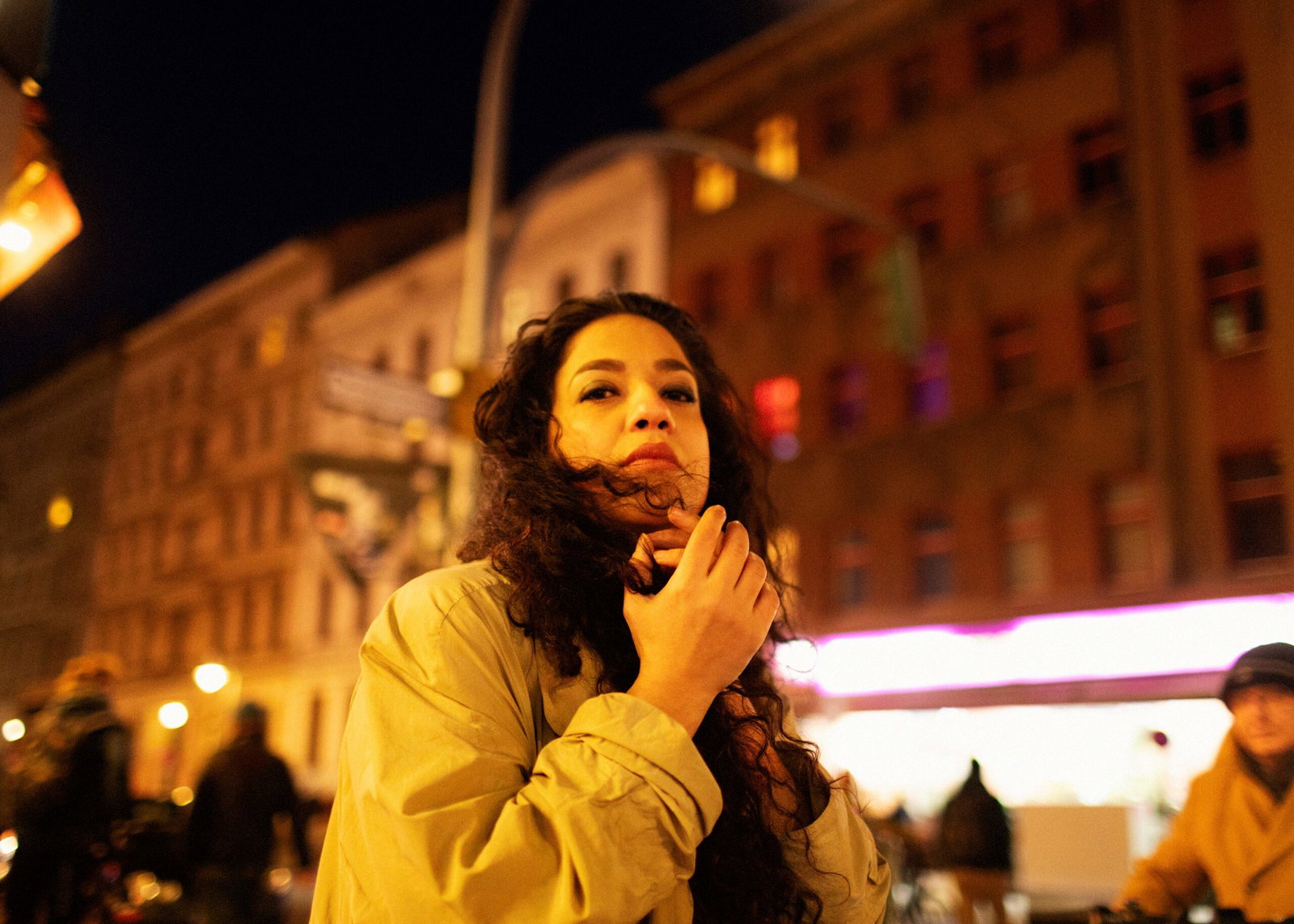 Kampanjen mot Athena Farrokhzad är bisarr