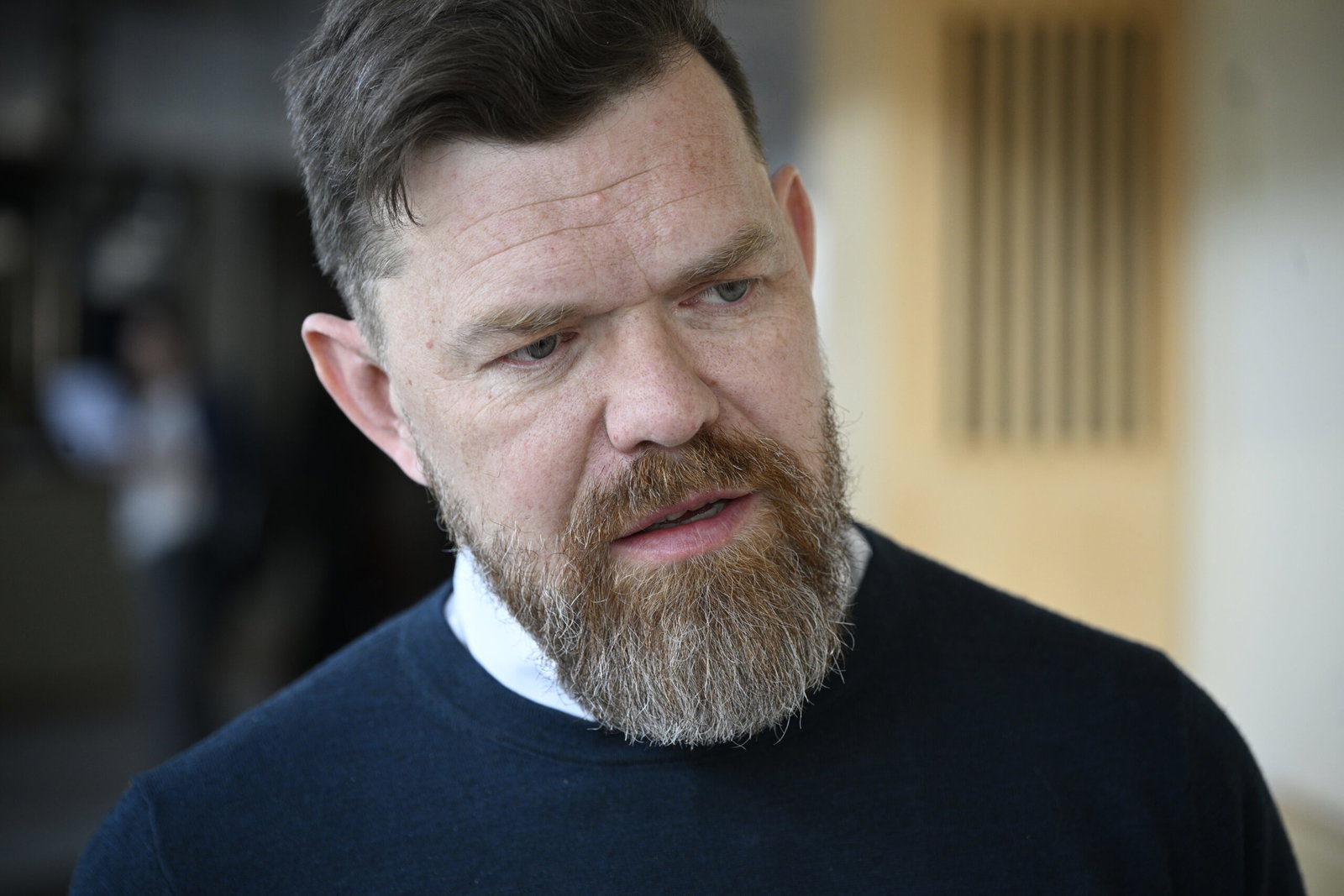 Kreab väckarklocka för V: ”Betalda intressen ska inte påverka”