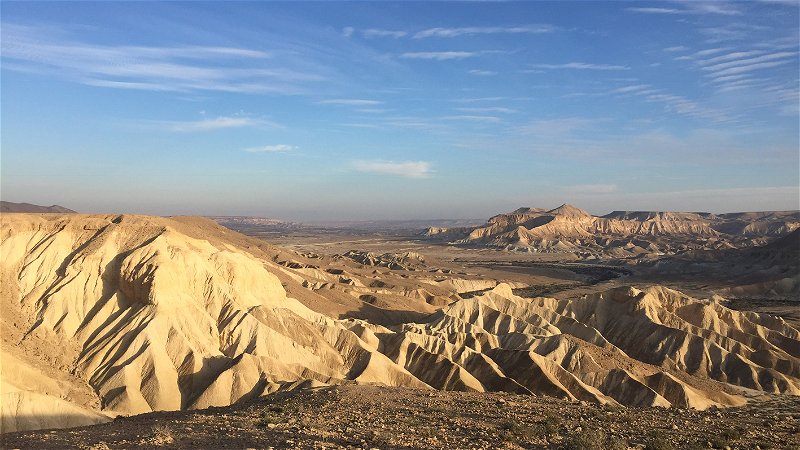 Kraterlandskapet Makhtesh Ramon (hebreiska) eller Ruman Wadi (arabiska) nära Yeruham låg under vattenytan för flera hundra miljoner år sedan. Foto: Johanna Adolfsson.