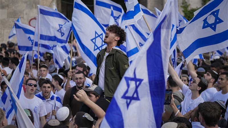 Israeler firar Jerusalemdagen, en nationell högtidsdag till minne av landets ockupation av östra Jerusalem 1967. Foto: Ohad Zwigenberg/AP.
