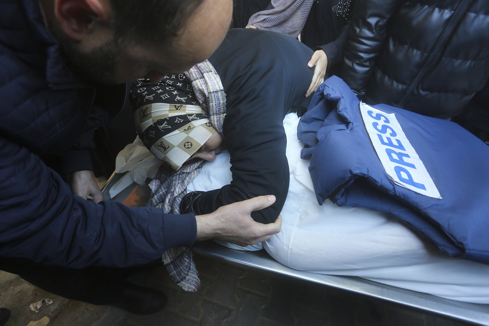 Palestinska journalister dödas: ”Mänskligheten sviker oss”