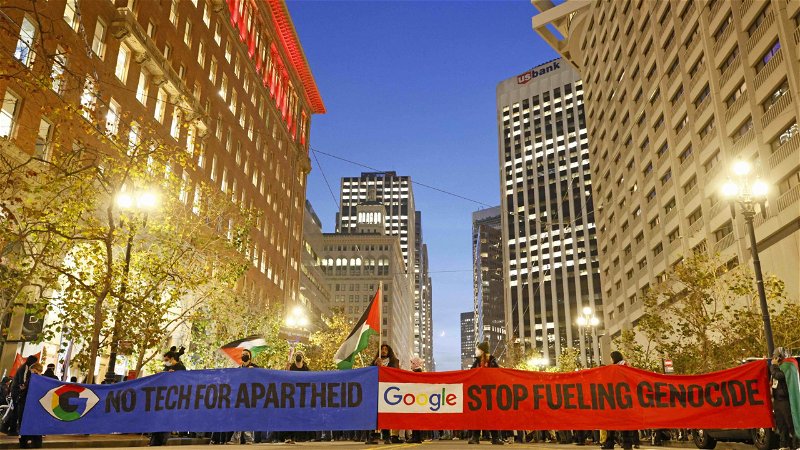 Teknikarbetare protesterar utanför Googles huvudkontor i San Francisco i december 2023. Foto: Santiago Mejia/San Francisco Chronicle/AP.